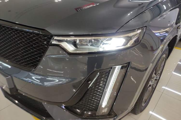 Used Cadillac XT6 2025 2.0T Six-Seater All-Wheel-Drive Prestige Executive Black Label Version Left Front Headlight