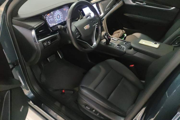 Used Cadillac XT6 2025 2.0T Six-Seater All-Wheel-Drive Prestige Executive Black Label Version Left Front Seat