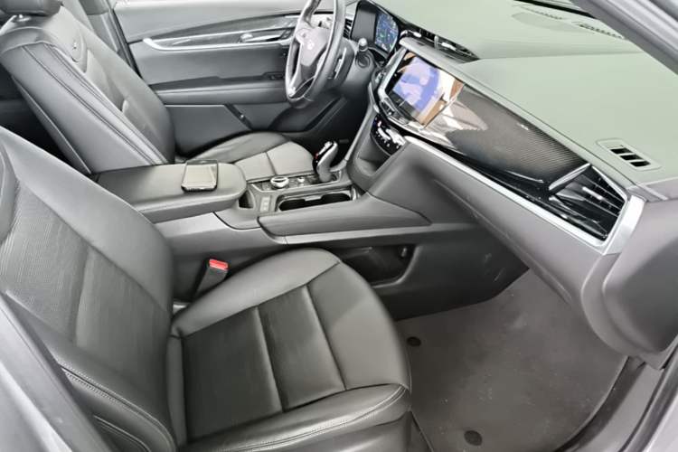 Used Cadillac XT6 2025 2.0T Six-Seater All-Wheel-Drive Prestige Executive Black Label Version Right Front Seat