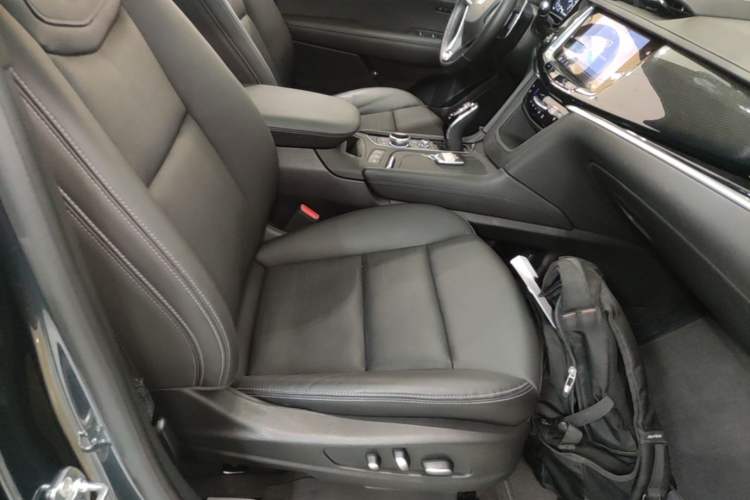 Used Cadillac XT6 2025 2.0T Six-Seater All-Wheel-Drive Prestige Executive Black Label Version Right Front Seat