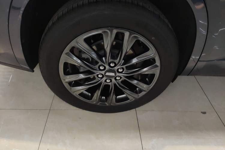 Used Cadillac XT6 2025 2.0T Six-Seater All-Wheel-Drive Prestige Executive Black Label Version Right Rear Wheel Hub