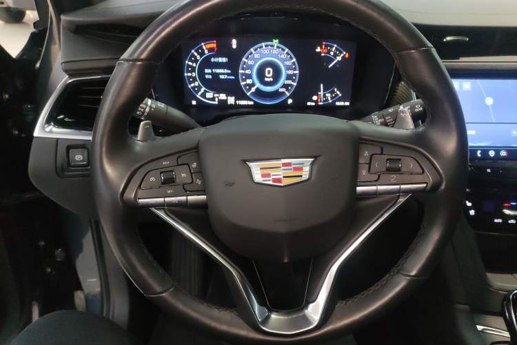 Used Cadillac XT6 2025 2.0T Six-Seater All-Wheel-Drive Prestige Executive Black Label Version Steering Wheel