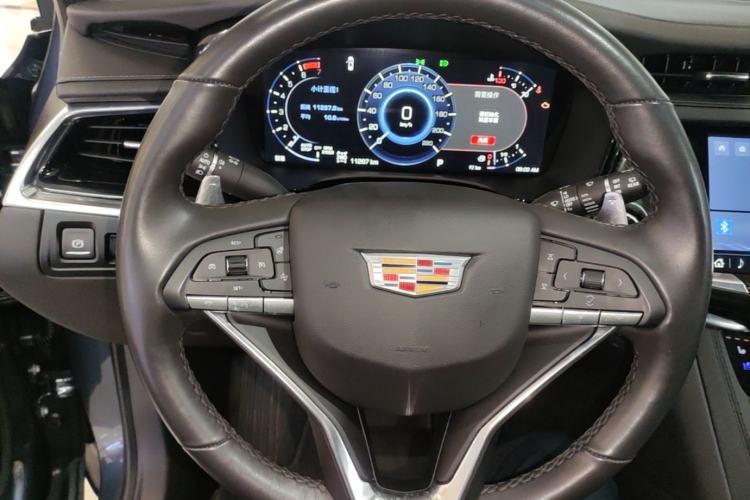 Used Cadillac XT6 2025 2.0T Six-Seater All-Wheel-Drive Prestige Executive Black Label Version Steering Wheel