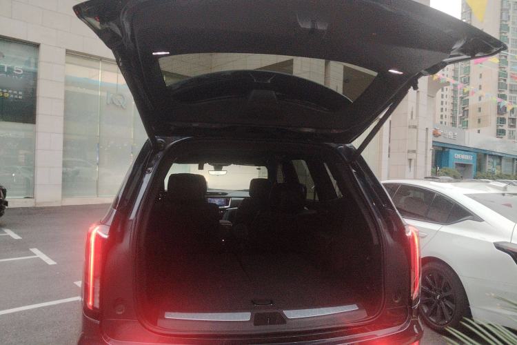 Used Cadillac XT6 2025 2.0T Six-Seater All-Wheel-Drive Prestige Executive Black Label Version Trunk