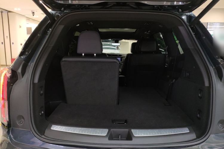 Used Cadillac XT6 2025 2.0T Six-Seater All-Wheel-Drive Prestige Executive Black Label Version Trunk