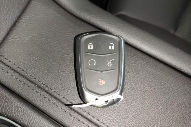 Used Cadillac XT6 2025 2.0T Six-Seater All-Wheel-Drive Prestige Executive Black Label Version Vehicle Key