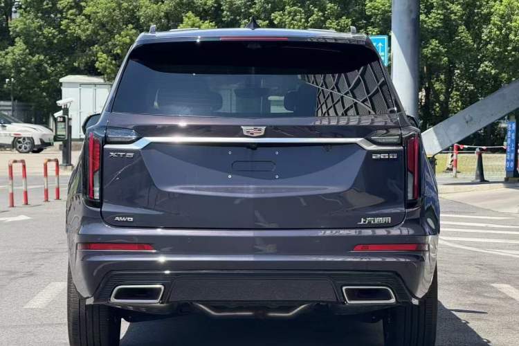 Used Cadillac XT6 2025 2.0T Six-Seater Four-Wheel-Drive Platinum Executive Black Label Version Exterior 5