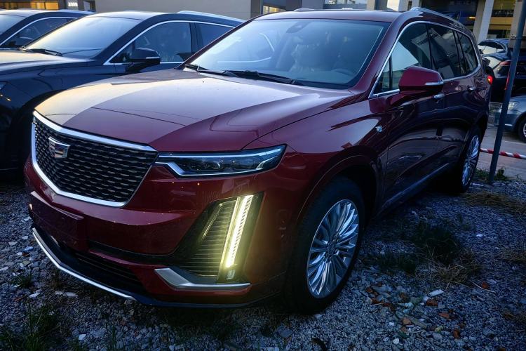 Used Cadillac XT6 2025 2.0T Six-Seater Four-Wheel-Drive Luxury Executive Classic Edition Exterior 3