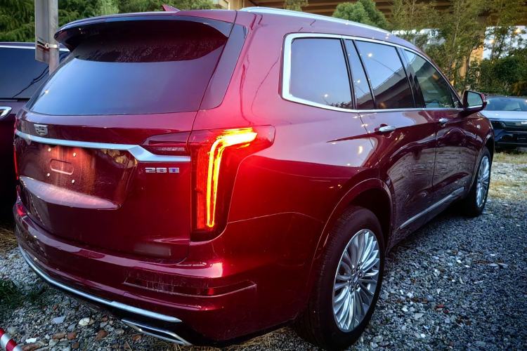 Used Cadillac XT6 2025 2.0T Six-Seater Four-Wheel-Drive Luxury Executive Classic Edition Exterior 5