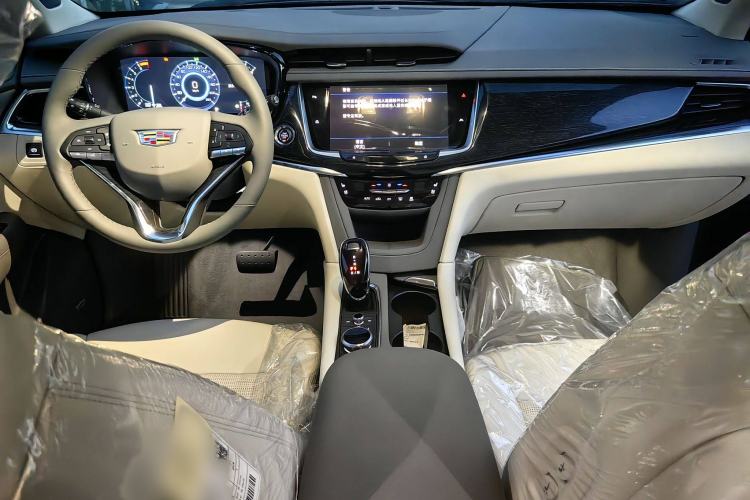 Used Cadillac XT6 2025 2.0T Six-Seater Four-Wheel-Drive Luxury Executive Classic Edition Interior 1