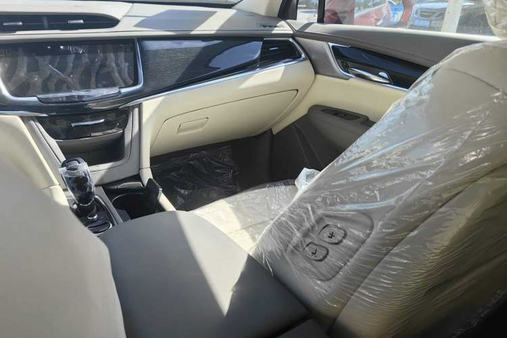 Used Cadillac XT6 2025 2.0T Six-Seater Four-Wheel-Drive Luxury Executive Classic Edition Interior 6