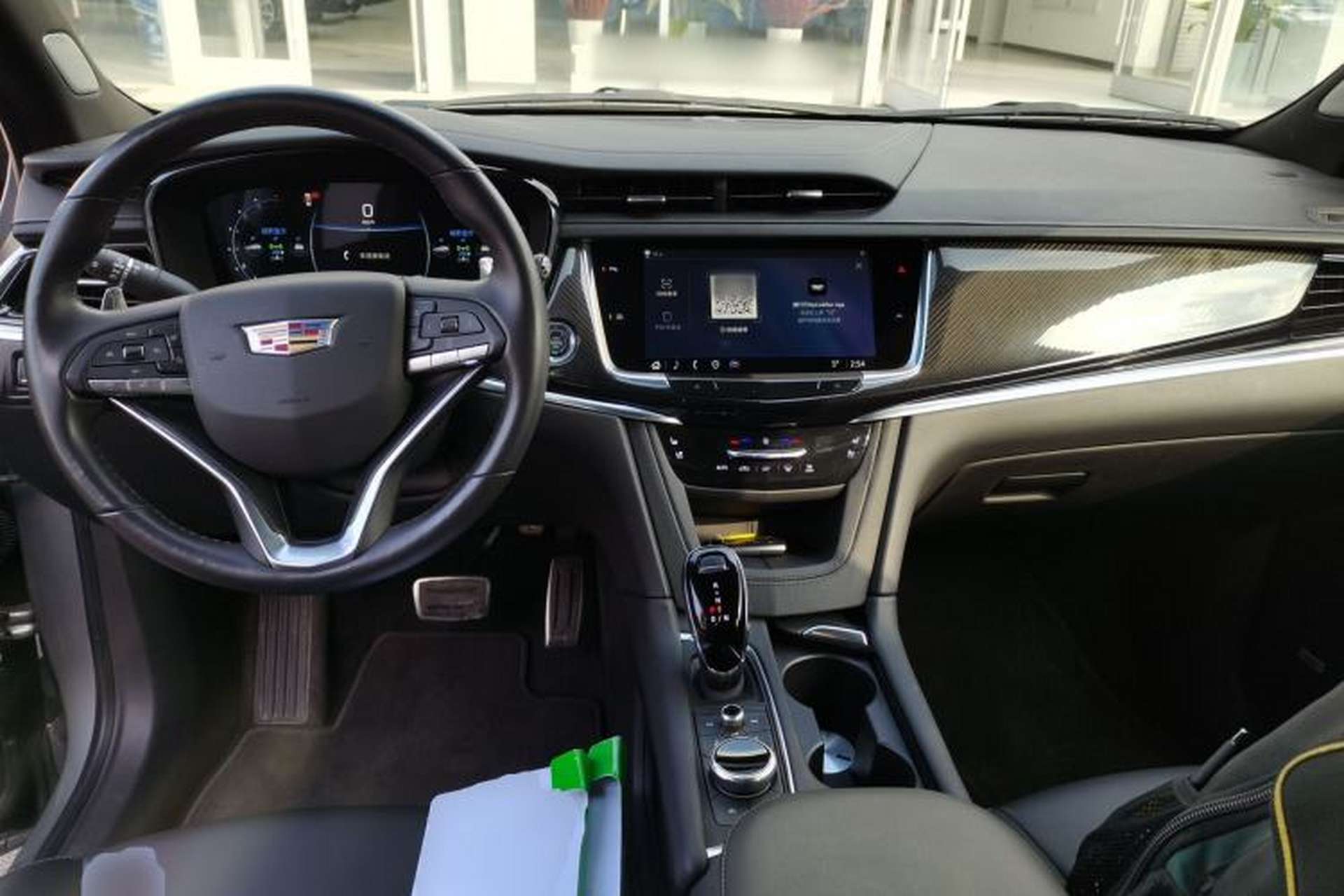 Used Cadillac XT6 2025 2.0T Six-Seater All-Wheel-Drive Prestige Executive Black Label Version Center Console