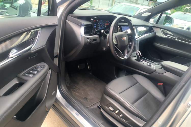 Used Cadillac XT6 2025 2.0T Six-Seater All-Wheel-Drive Prestige Executive Black Label Version Driver Seat