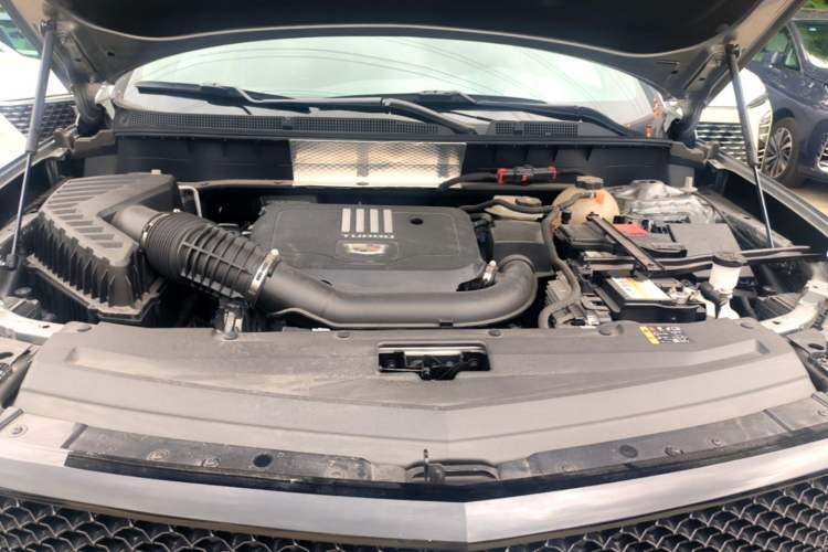 Used Cadillac XT6 2025 2.0T Six-Seater All-Wheel-Drive Prestige Executive Black Label Version Engine Bay