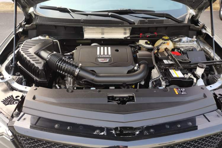 Used Cadillac XT6 2025 2.0T Six-Seater All-Wheel-Drive Prestige Executive Black Label Version Engine Bay