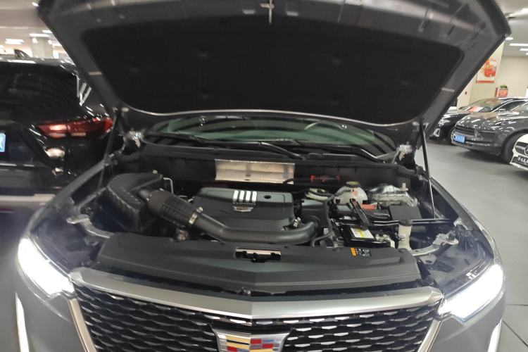 Used Cadillac XT6 2025 2.0T Six-Seater Four-Wheel-Drive Luxury Executive Classic Edition Engine Bay