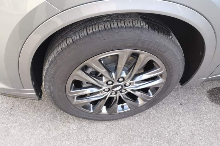 Used Cadillac XT6 2025 2.0T Six-Seater All-Wheel-Drive Prestige Executive Black Label Version Exterior 4