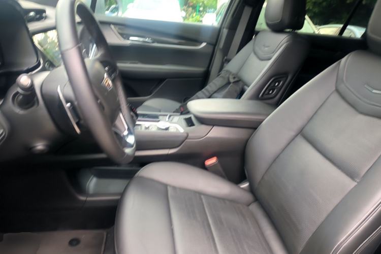 Used Cadillac XT6 2025 2.0T Six-Seater All-Wheel-Drive Prestige Executive Black Label Version Left Front Seat