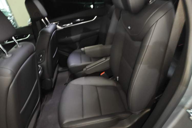 Used Cadillac XT6 2025 2.0T Six-Seater Four-Wheel-Drive Luxury Executive Classic Edition Left Rear Seat