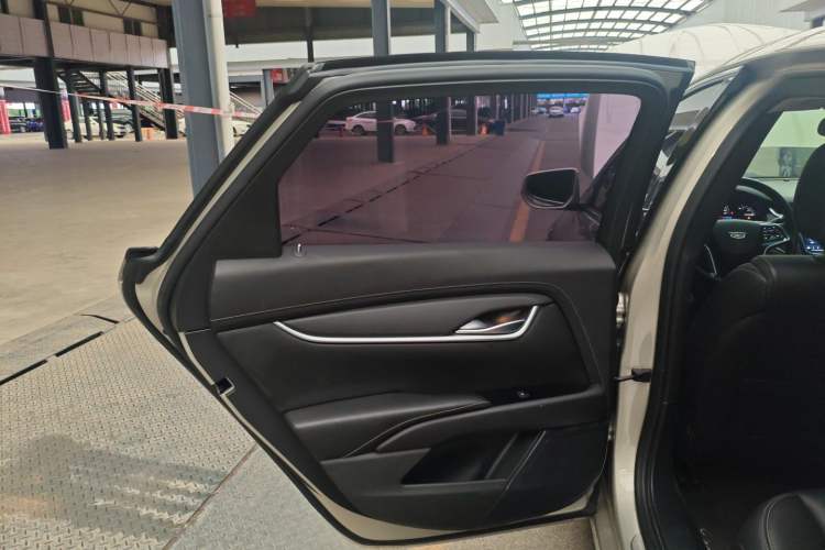 Used Cadillac XTS 2018 28T Tech Edition Left Rear Door Interior