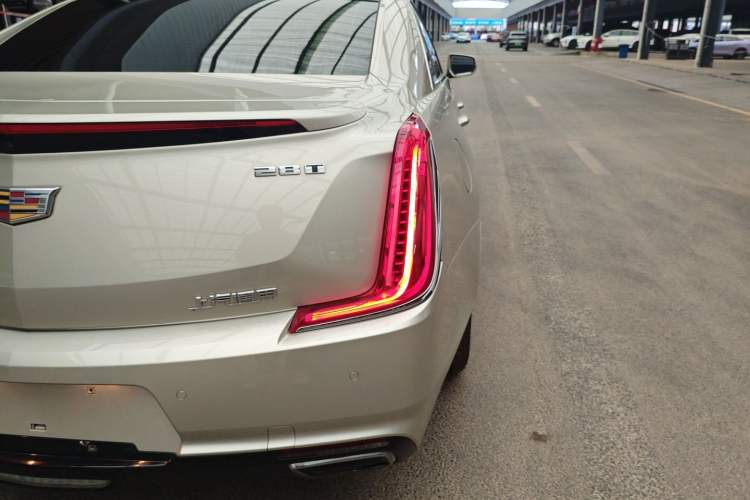 Used Cadillac XTS 2018 28T Tech Edition Right Rear Taillight
