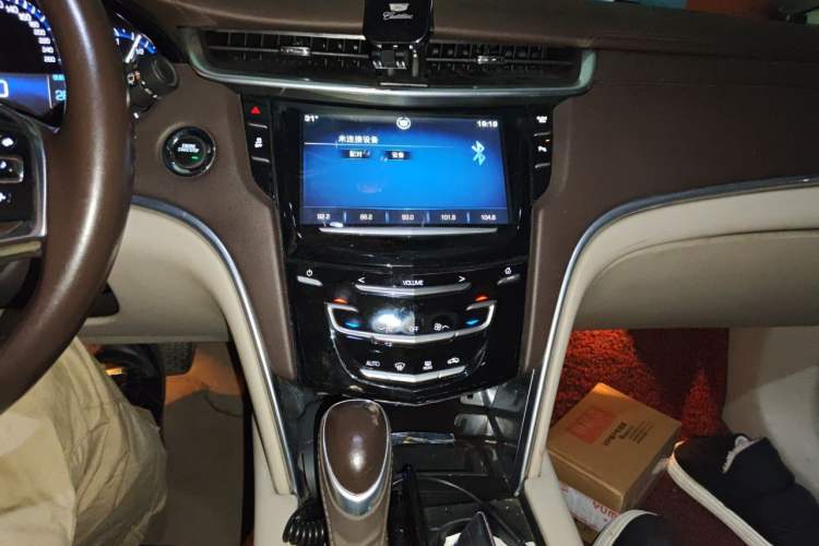Used Cadillac XTS 2013 28T Comfort Model Audio And AC Panel