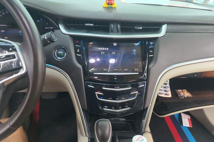 Used Cadillac XTS 2013 28T Comfort Model Audio And AC Panel