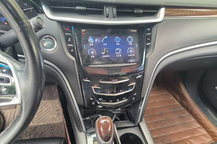 Used Cadillac XTS 2013 28T Elite Edition Audio And AC Panel