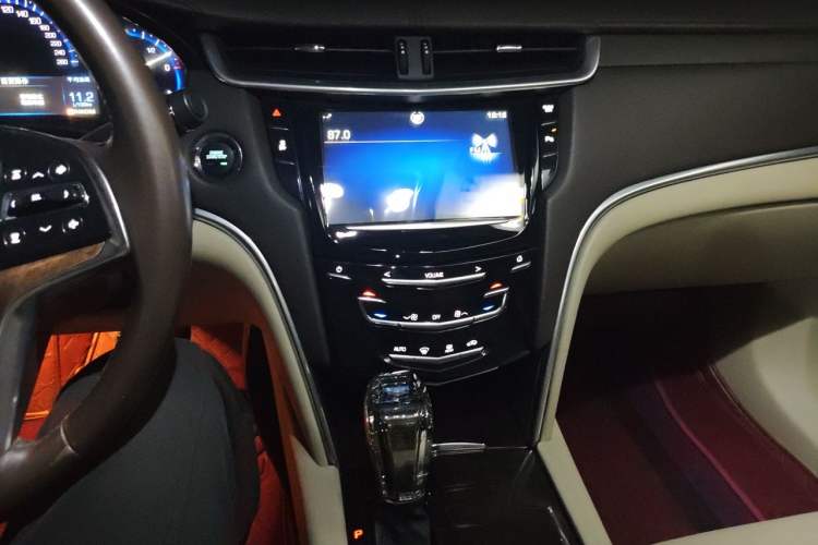Used Cadillac XTS 2013 28T Comfort Model Audio And AC Panel