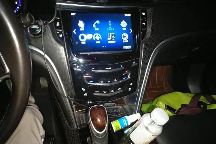 Used Cadillac XTS 2013 28T Luxury Model Audio And AC Panel
