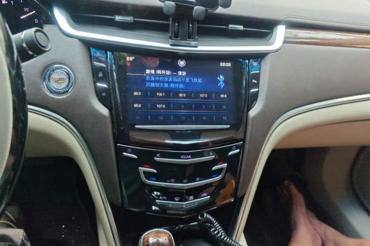 Used Cadillac XTS 2013 28T Elite Edition Audio And AC Panel