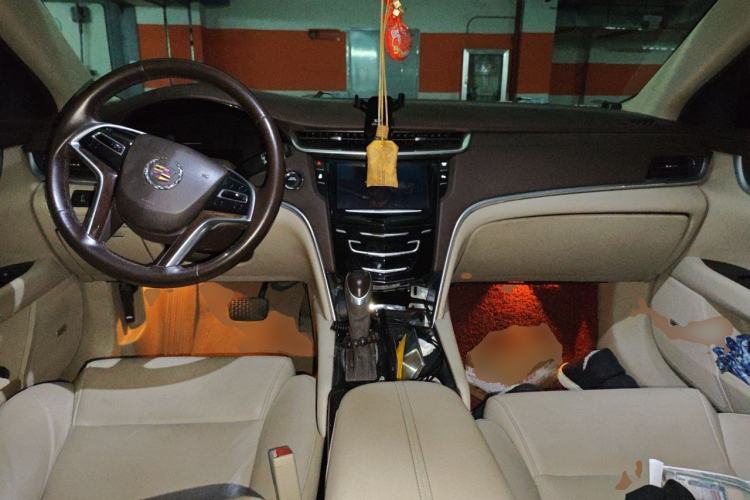Used Cadillac XTS 2013 28T Comfort Model Center Console
