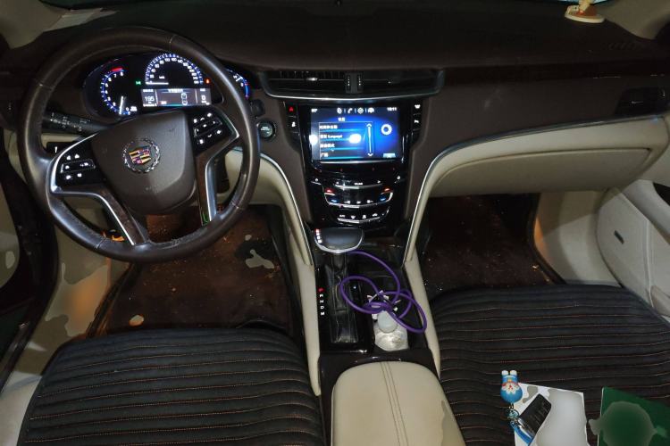 Used Cadillac XTS 2013 28T Elite Edition Center Console