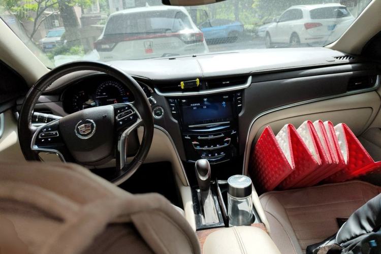 Used Cadillac XTS 2013 28T Comfort Model Center Console