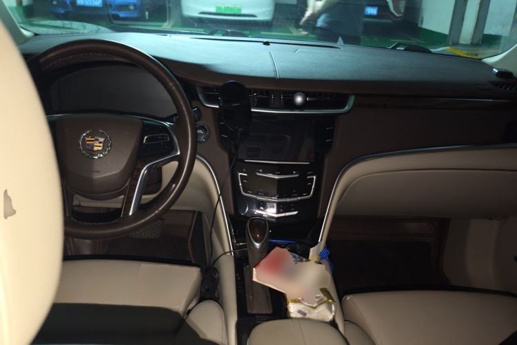 Used Cadillac XTS 2013 36S Platinum Edition Center Console