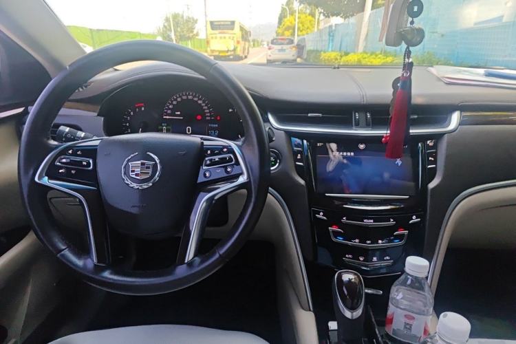 Used Cadillac XTS 2013 28T Elite Edition Center Console