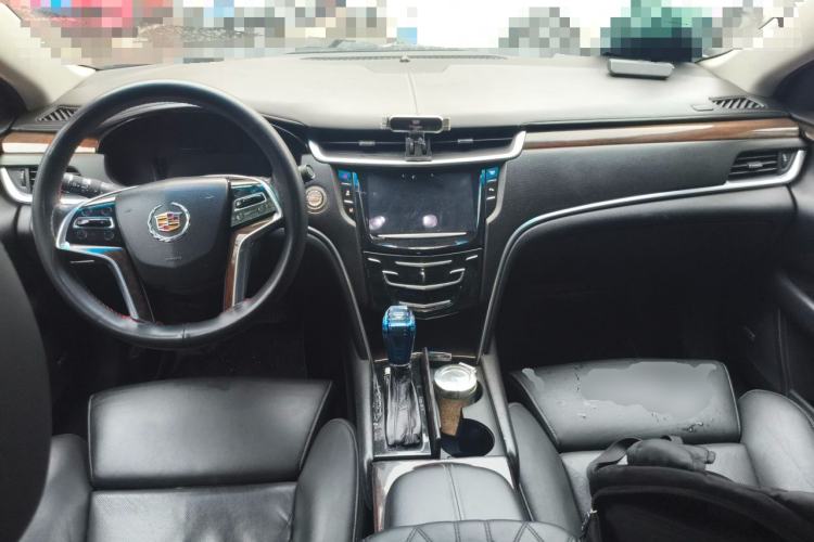 Used Cadillac XTS 2013 28T Luxury Model Center Console