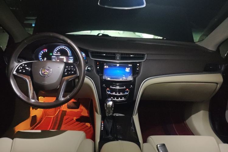 Used Cadillac XTS 2013 28T Comfort Model Center Console