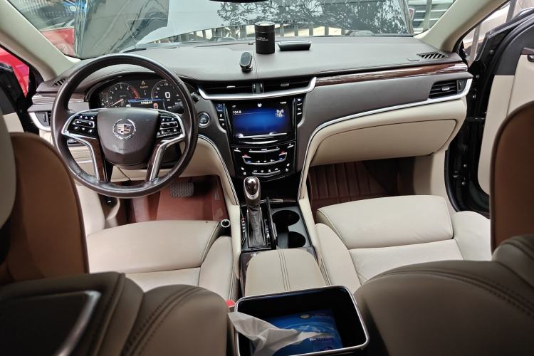 Used Cadillac XTS 2013 36S Platinum Edition Center Console