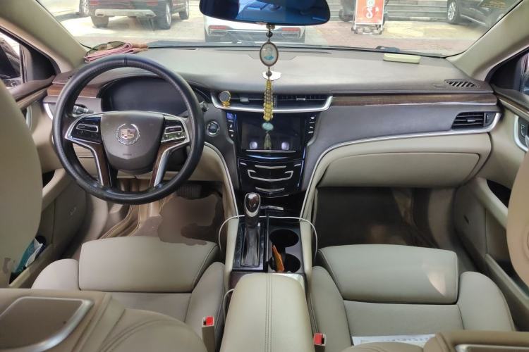 Used Cadillac XTS 2013 28T Leading Model Center Console