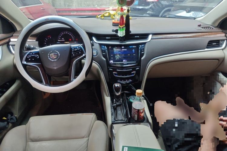 Used Cadillac XTS 2013 28T Elite Edition Center Console