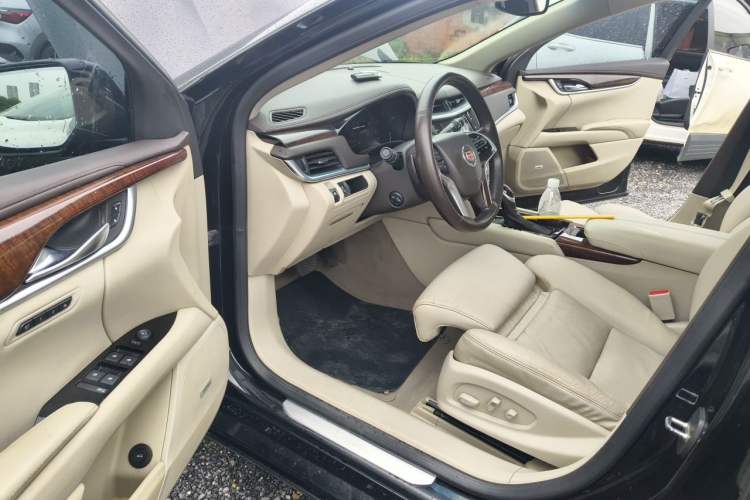 Used Cadillac XTS 2013 28T Luxury Model Driver Seat