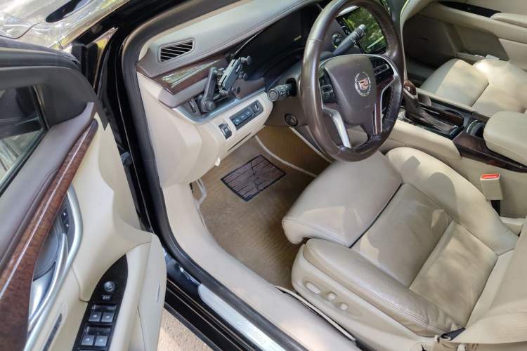 Used Cadillac XTS 2013 36S Platinum Edition Driver Seat