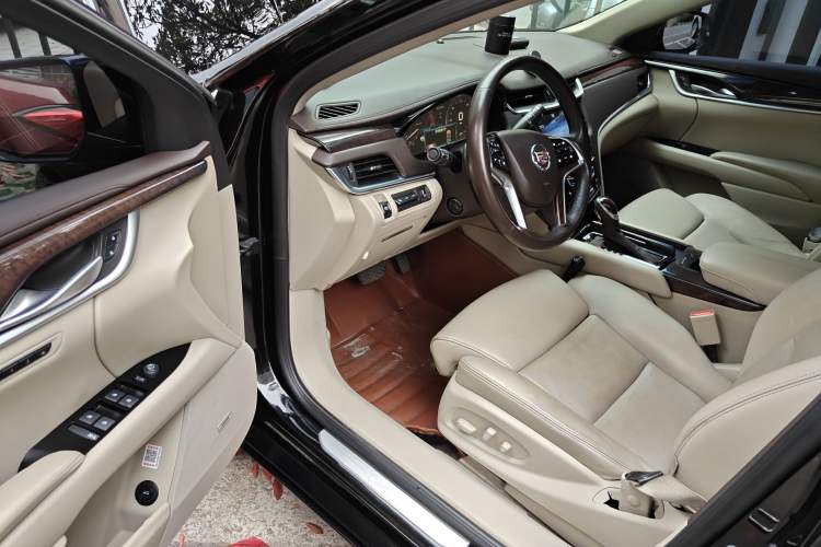 Used Cadillac XTS 2013 36S Platinum Edition Driver Seat