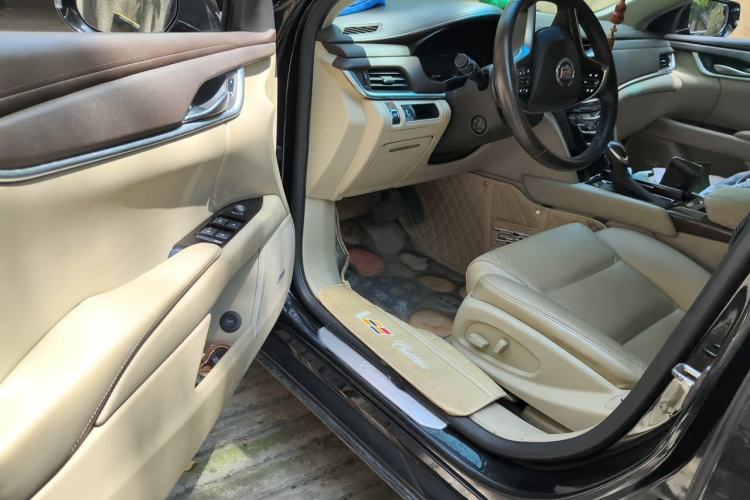 Used Cadillac XTS 2013 28T Comfort Model Driver Seat