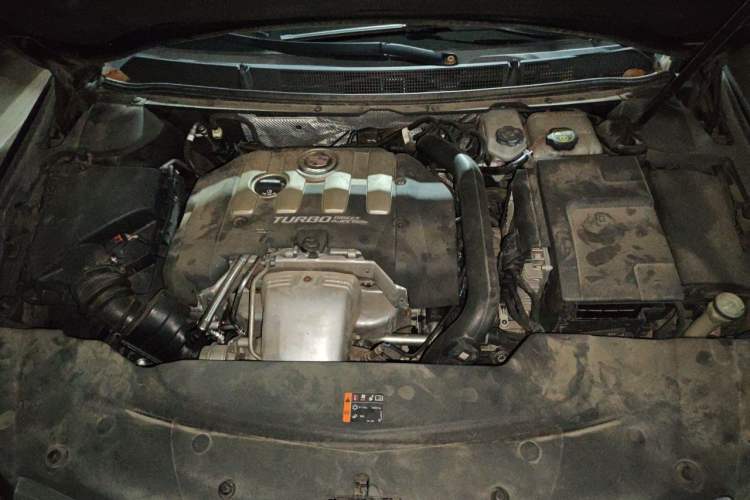 Used Cadillac XTS 2013 28T Comfort Model Engine Bay