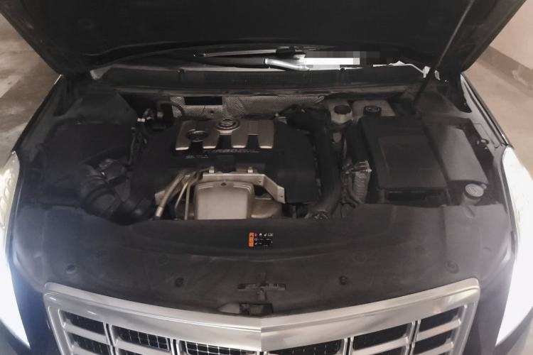 Used Cadillac XTS 2013 28T Luxury Model Engine Bay
