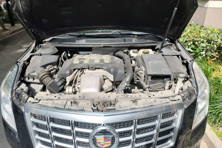 Used Cadillac XTS 2013 28T Comfort Model Engine Bay