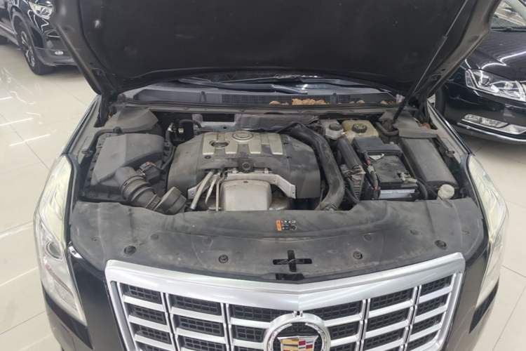 Used Cadillac XTS 2013 28T Comfort Model Engine Bay