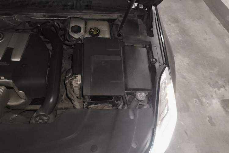 Used Cadillac XTS 2013 28T Luxury Model Engine Bay Left